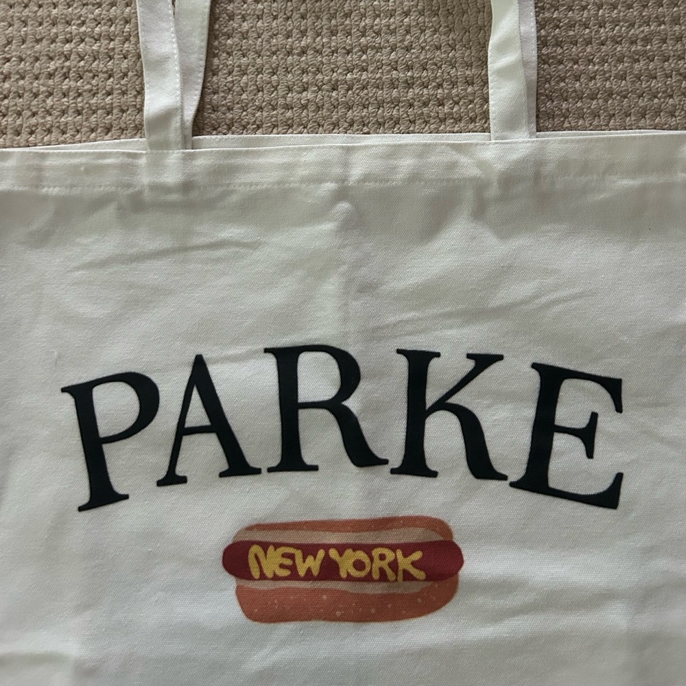 Parke NYC hotdog exclusive tote bag - Picture 2 of 9
